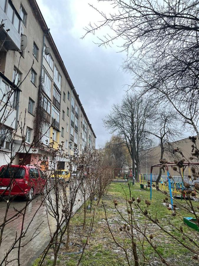 Центр. Острозького. Простора Та Комфортна. 2 Спальні Тернопіль Екстер'єр фото